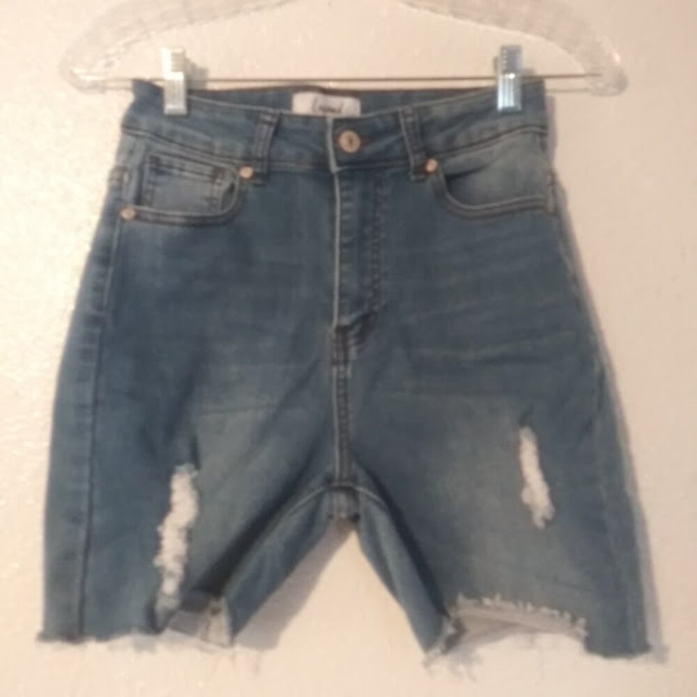 Legend women's size 7 light wash jean shorts